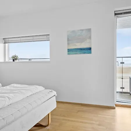 3 Bedroom Stunning In Romo Apartament *