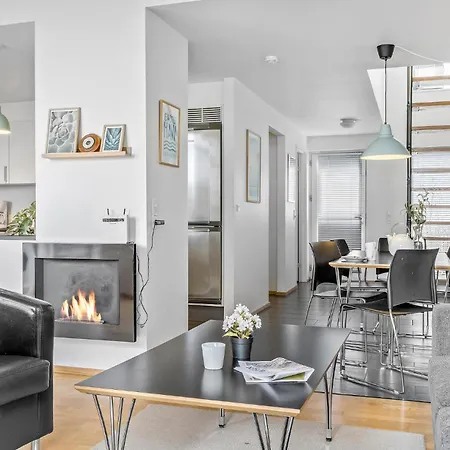 3 Bedroom Stunning In Romo Apartament *